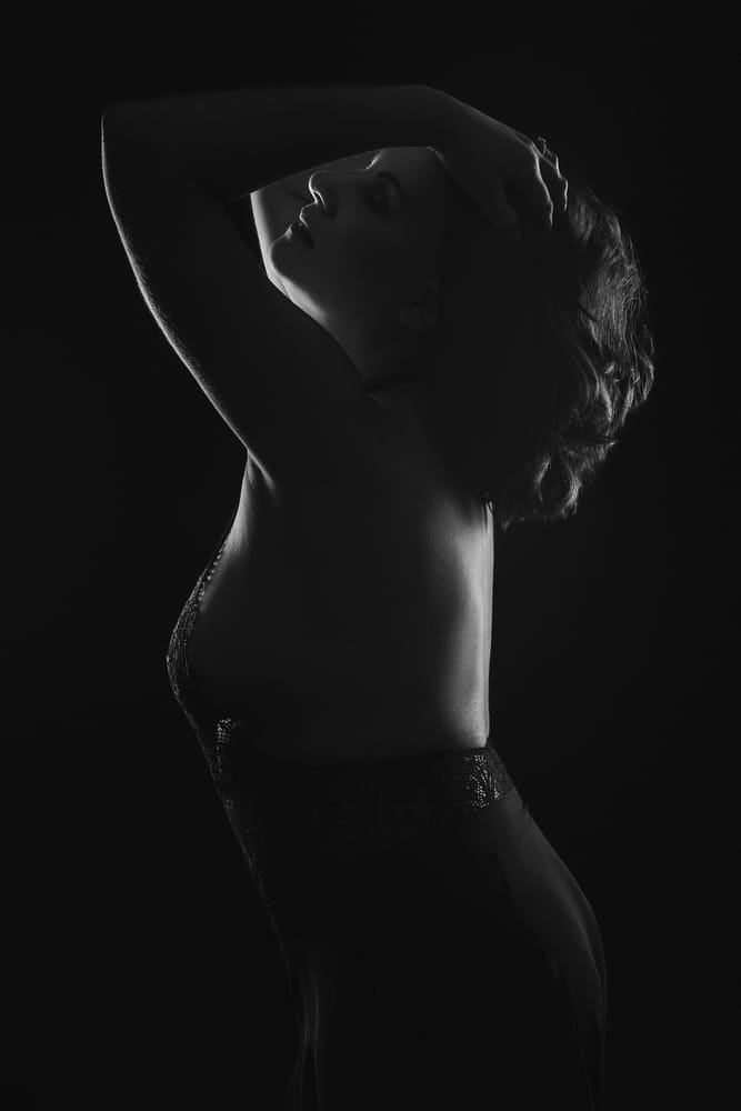 sensual-dark-photo-boudoir-portrait-Amy Paris Photography-Munster IN
